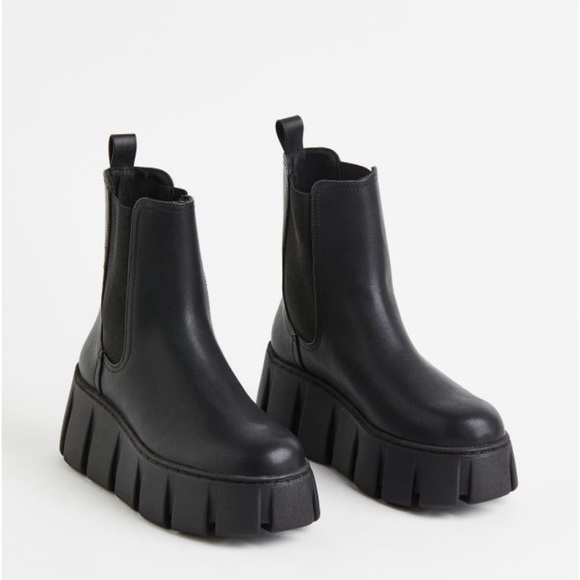 H&M Shoes - H&M Chunky Chelsea Boots